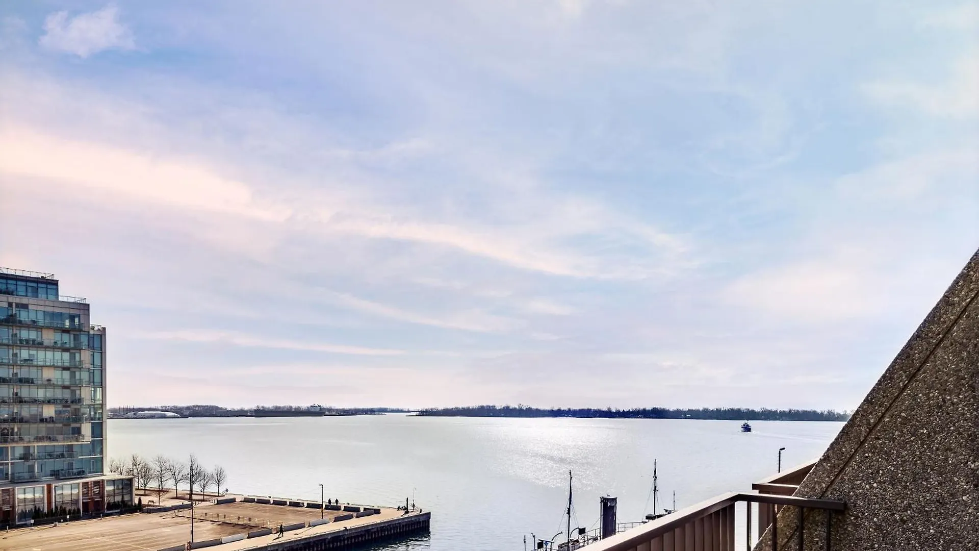 The Westin Harbour Castle, Toronto Hotel 4*,